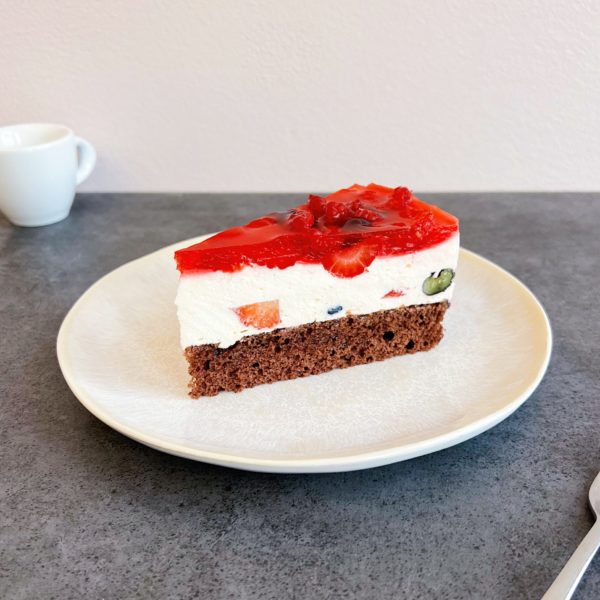 Jogurtová torta s ovocím